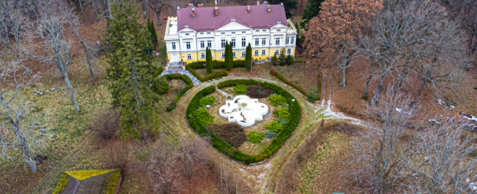 Wycena zabytkowego pałacu w Sasinie pod hotel
